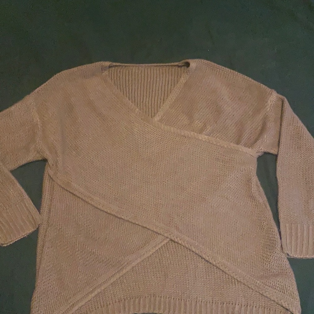 Brand New without tags Mauve sweater